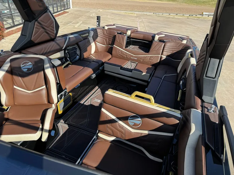 Slide: The Image of Tigé Ultré 25ZX 2026 - 33