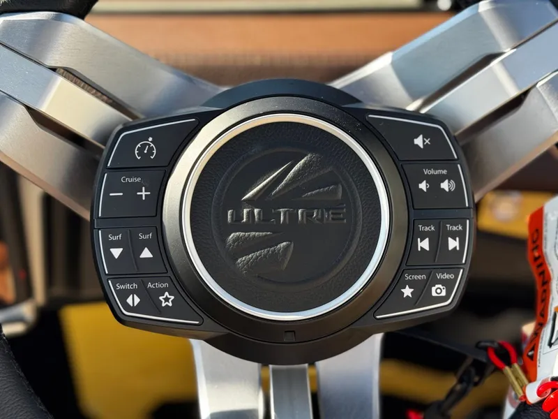 Slide: The Image of Tigé Ultré 25ZX 2026 - 36