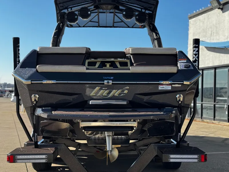 Slide: The Image of Tigé Ultré 25ZX 2026 - 4