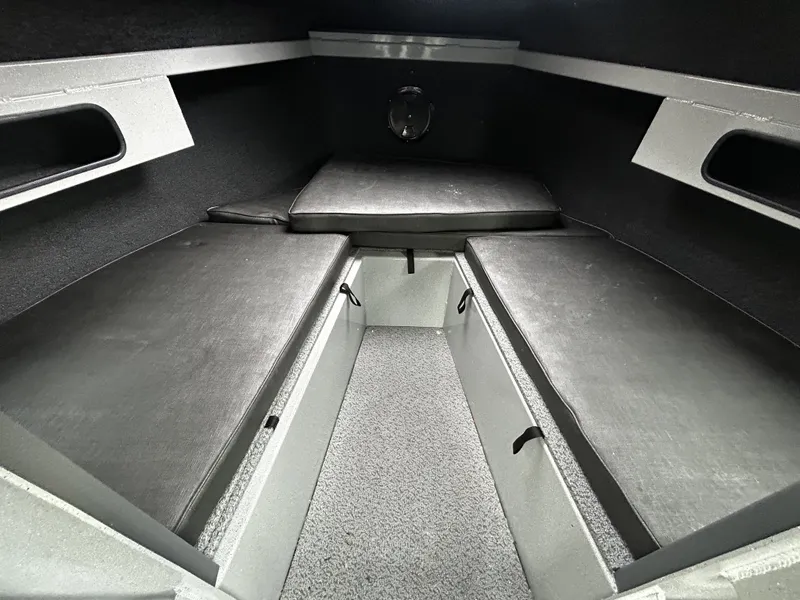 Slide: The Image of Duckworth 26 Offshore 2020 - 14