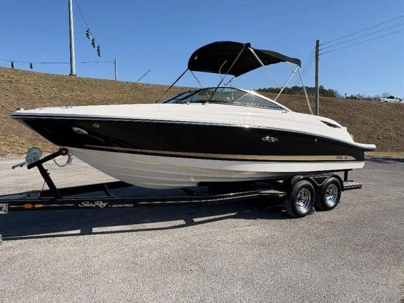 Slide: The Image of Sea Ray SLX 230 2014 - 10