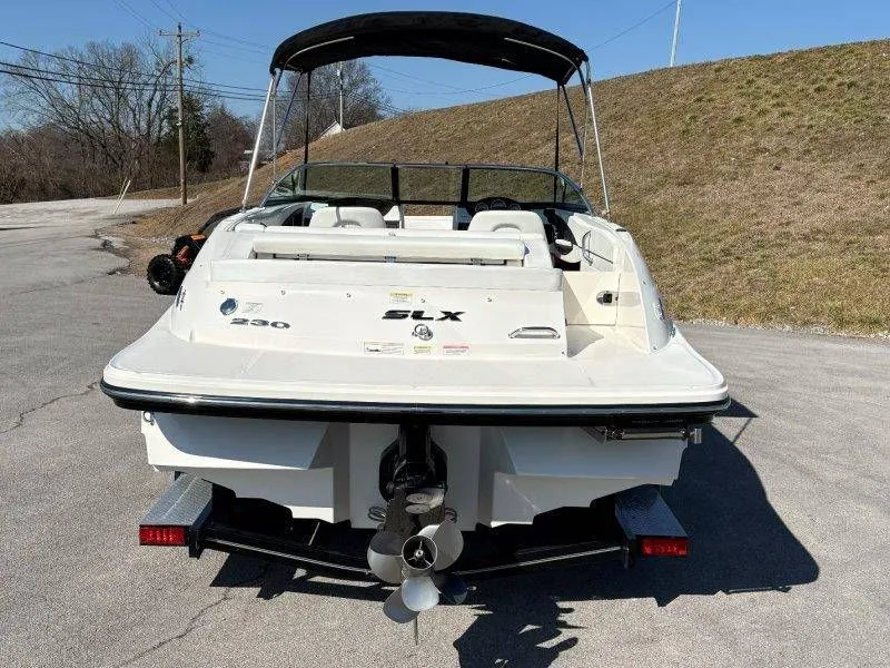Slide: The Image of Sea Ray SLX 230 2014 - 11
