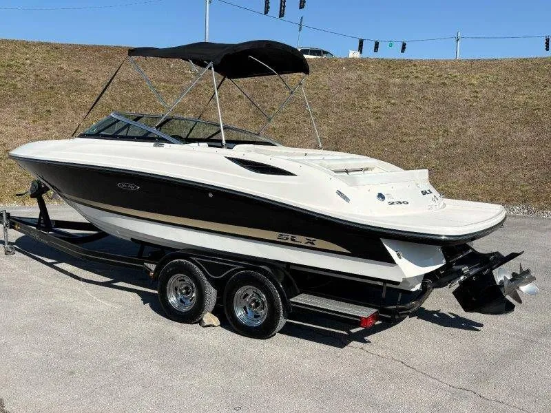 Slide: The Image of Sea Ray SLX 230 2014 - 12