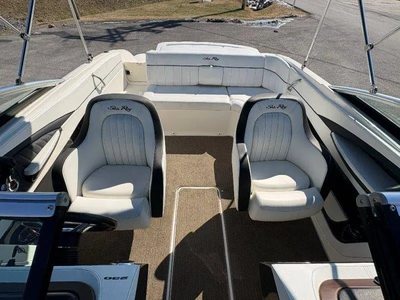 Slide: The Image of Sea Ray SLX 230 2014 - 24