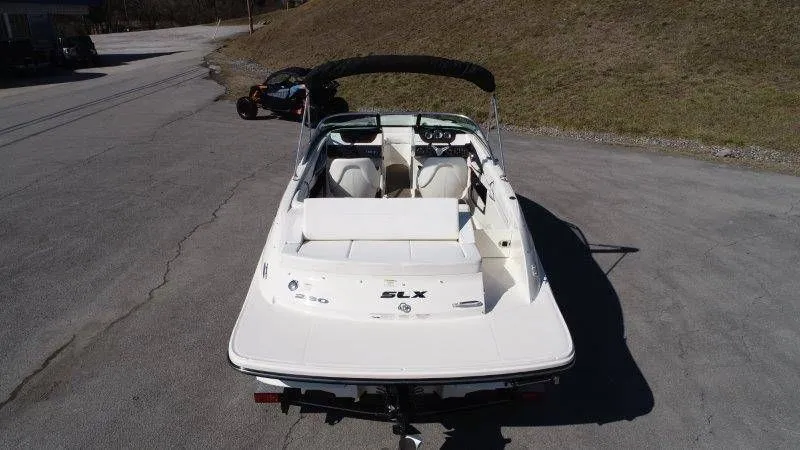 Slide: The Image of Sea Ray SLX 230 2014 - 4