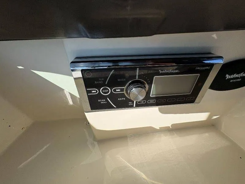 Slide: The Image of Sea Ray SLX 230 2014 - 41