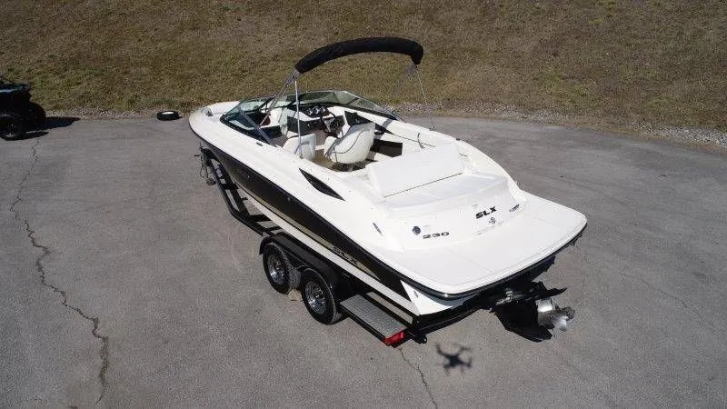 Slide: The Image of Sea Ray SLX 230 2014 - 6