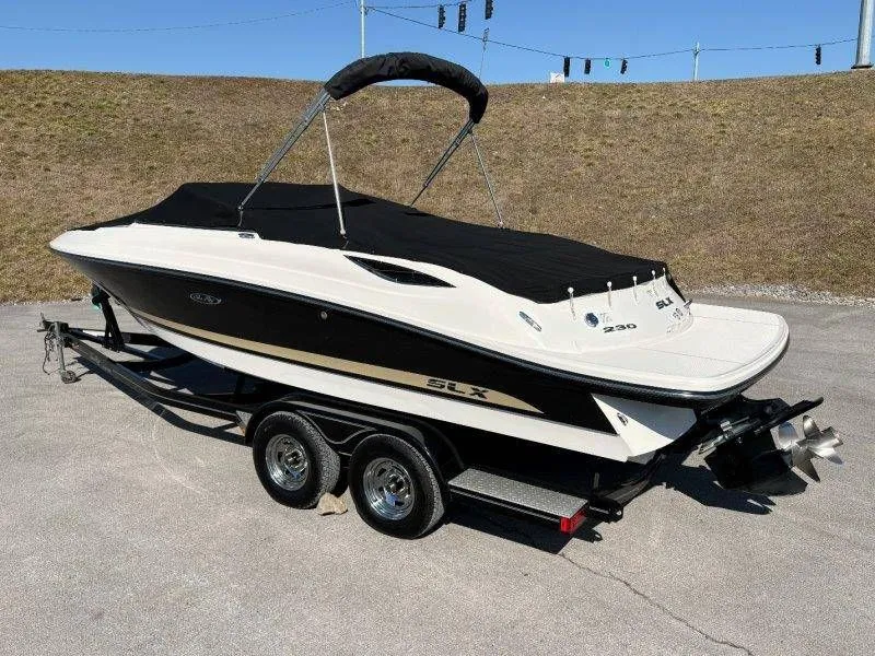 Slide: The Image of Sea Ray SLX 230 2014 - 78