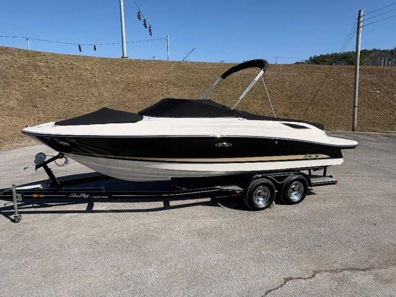 Slide: The Image of Sea Ray SLX 230 2014 - 84