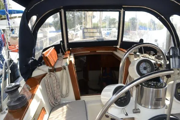 Slide: The Image of Pacific Seacraft 37 1982 - 4