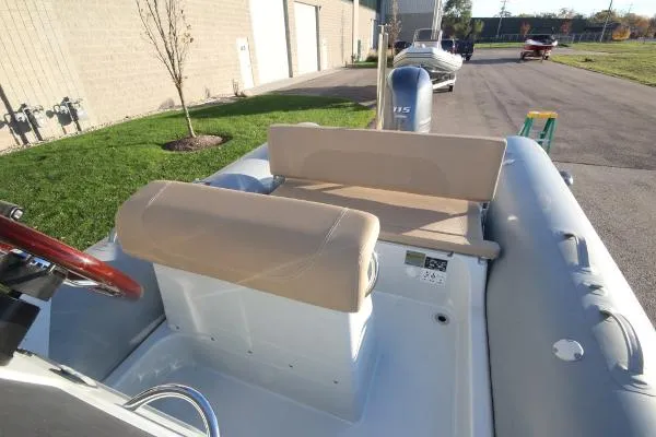 Slide: The Image of Zodiac Medline 580 NEO 115hp In Stock 2019 - 11