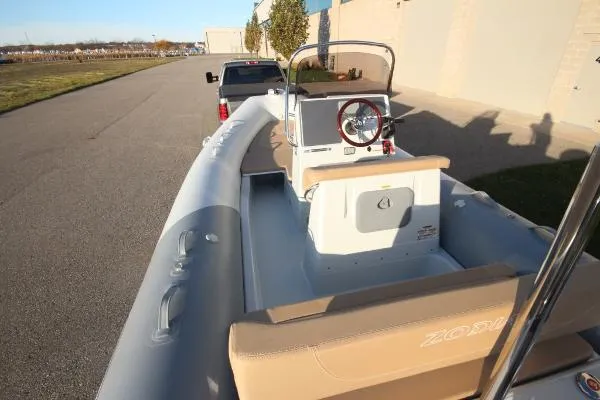 Slide: The Image of Zodiac Medline 580 NEO 115hp In Stock 2019 - 9