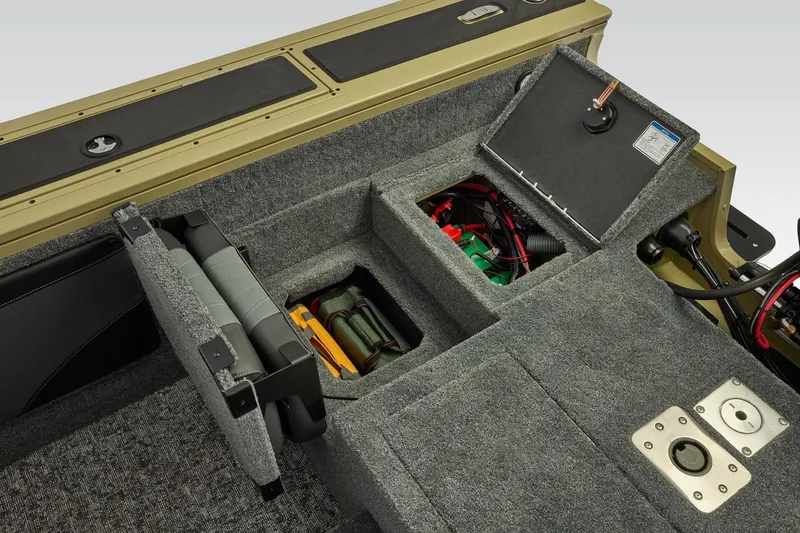 Slide: The Image of Tracker Targa V-19 Combo 2026 - 43