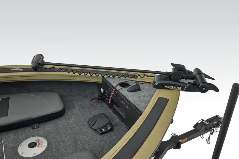 Slide: The Image of Tracker Targa V-19 Combo 2026 - 7