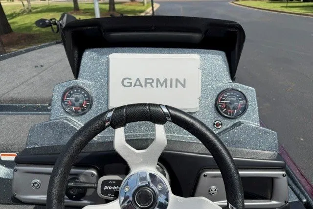Slide: The Image of Steering console of 2026 Nitro Z20 XL Pro boat with Garmin navigation system. - 14