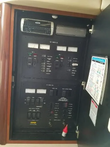 Slide: The Image of Sea Ray 420 Sundancer 2003 - 10