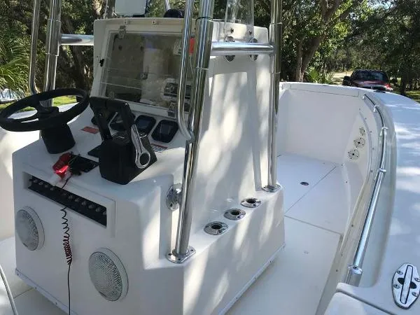 Slide: The Image of Contender 230 Center Console 2011 - 4
