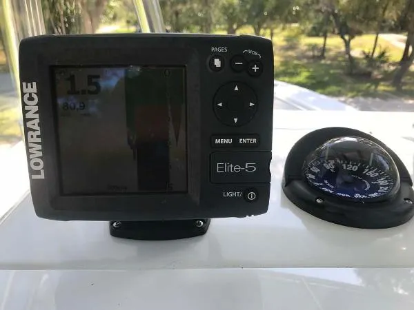 Slide: The Image of Contender 230 Center Console 2011 - 6