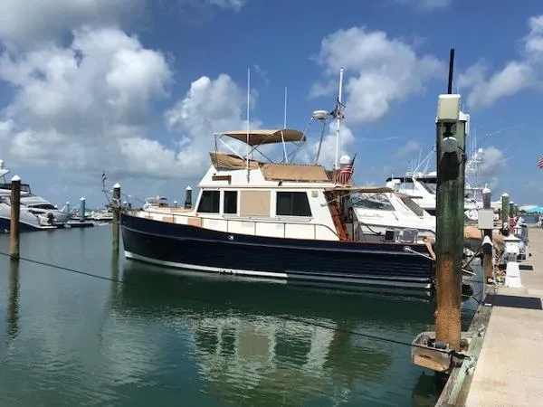 Slide: The Image of Grand Banks 42 Sport Cruiser 1985 - 0