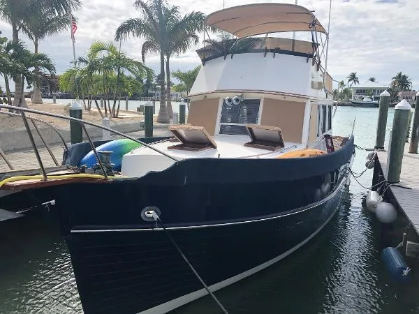 Slide: The Image of Grand Banks 42 Sport Cruiser 1985 - 1