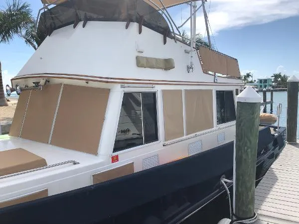 Slide: The Image of Grand Banks 42 Sport Cruiser 1985 - 5