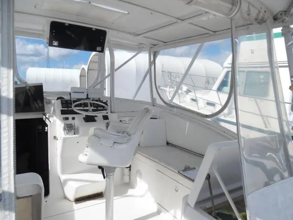 Slide: The Image of Luhrs 290 OPEN 1993 - 7