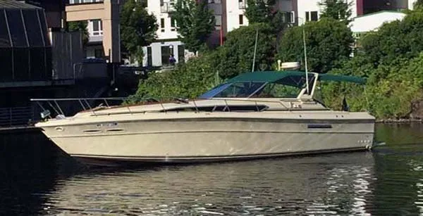 Slide: The Image of Sea Ray 390 Express Cruiser 1984 - 1
