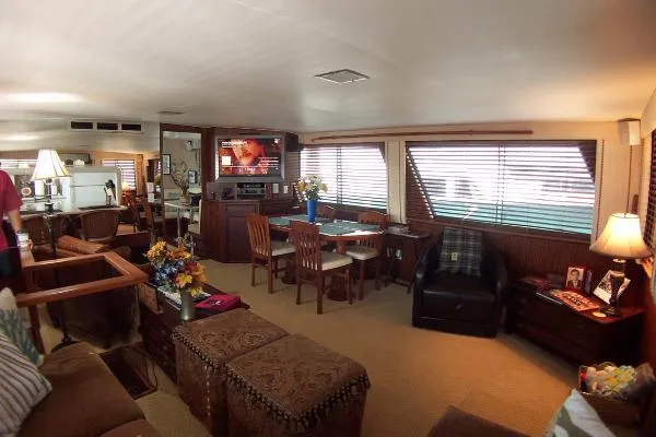 Slide: The Image of Hatteras 61 Motoryacht 1980 - 4