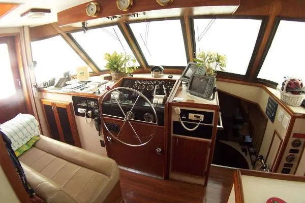 Slide: The Image of Hatteras 61 Motoryacht 1980 - 5