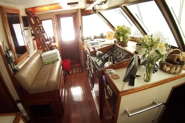Slide: The Image of Hatteras 61 Motoryacht 1980 - 6