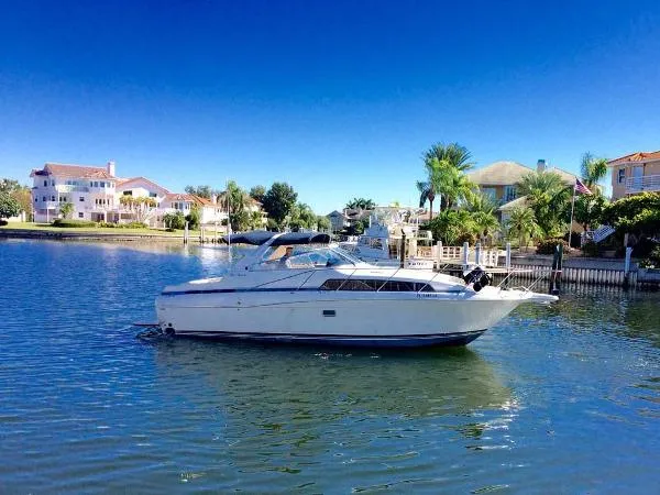 Slide: The Image of Bayliner 3485 Avanti 1998 - 0