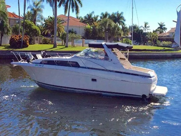 Slide: The Image of Bayliner 3485 Avanti 1998 - 2