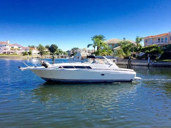 Slide: The Image of Bayliner 3485 Avanti 1998 - 3