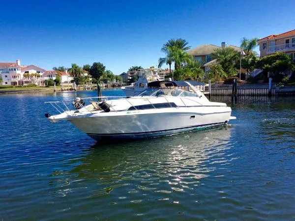 Slide: The Image of Bayliner 3485 Avanti 1998 - 4