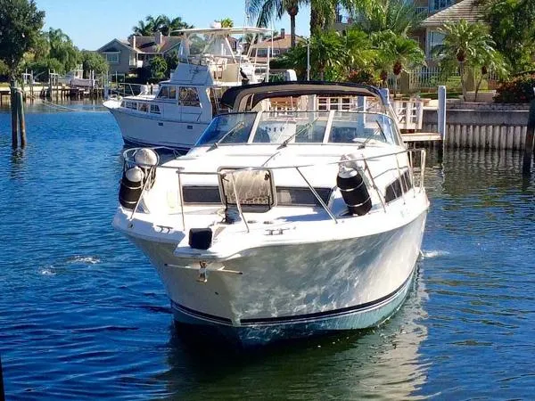 Slide: The Image of Bayliner 3485 Avanti 1998 - 5