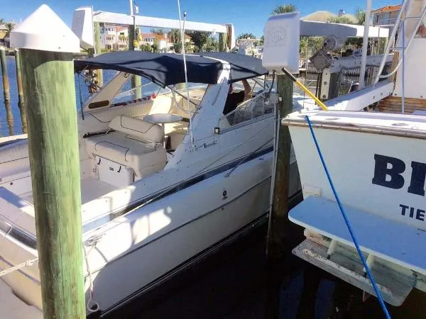 Slide: The Image of Bayliner 3485 Avanti 1998 - 6