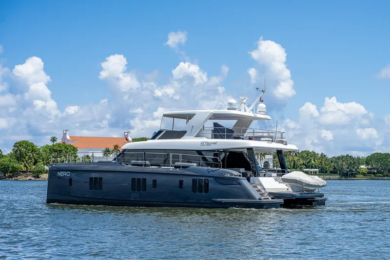 Slide: The Image of Sunreef 60 NERO- Profile - 10