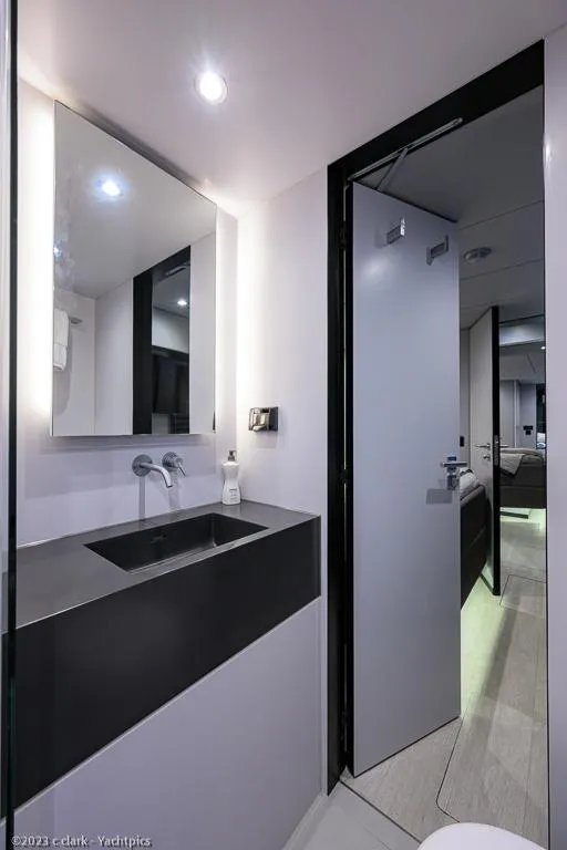 Slide: The Image of Sunreef 60 NERO- Head - 72