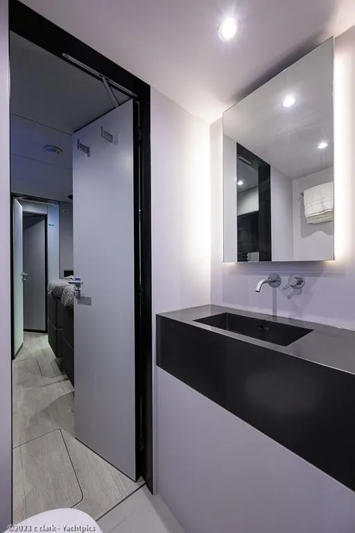 Slide: The Image of Sunreef 60 NERO- Head - 84