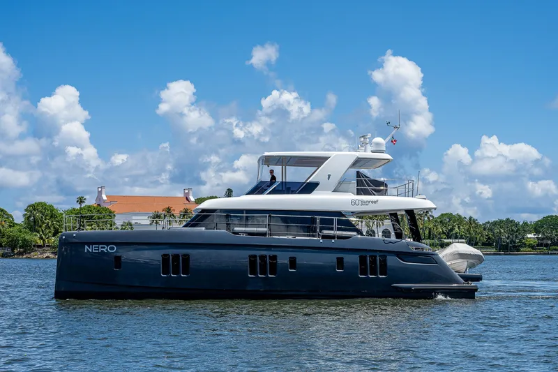 Slide: The Image of Sunreef 60 NERO- Profile - 9