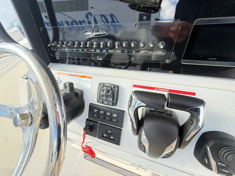 Slide: The Image of Cobia 280 Center Console 2024 - 35