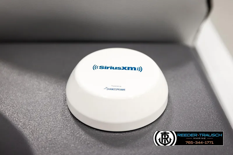 Slide: The Image of SiriusXM receiver on 2026 Bennington SLJSF boat, Reeder-Trausch Marine branding. - 35