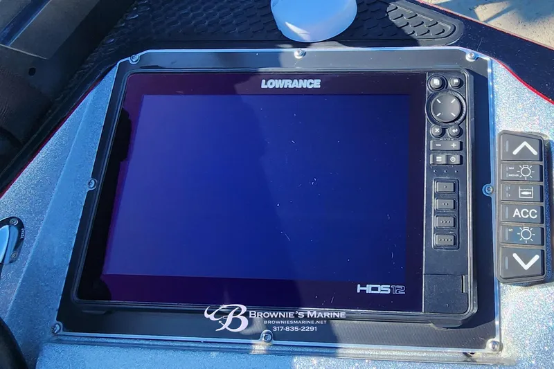 Slide: The Image of Lowrance HDS12 fishfinder on 2019 Ranger Z520L boat dashboard. - 3