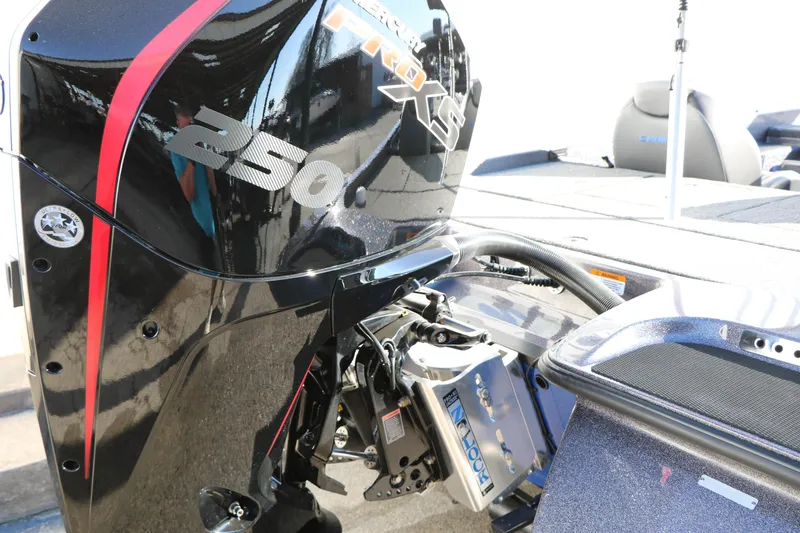 Slide: The Image of 2027 Caymas 201 Pro boat with Mercury Pro XS 250 engine, detailed view. - 18