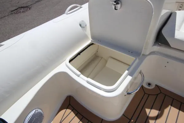 Slide: The Image of Zodiac Yachtline 490 Deluxe NEO 90hp In Stock 2019 - 11