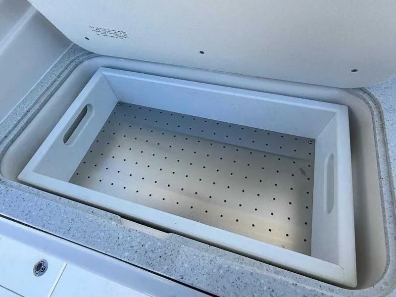 Slide: The Image of Sea Fox 328 Commander 2026 - 8