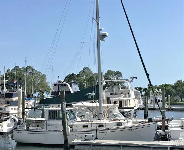 Slide: The Image of Cape Dory 300 Motorsailer 1987 - 1
