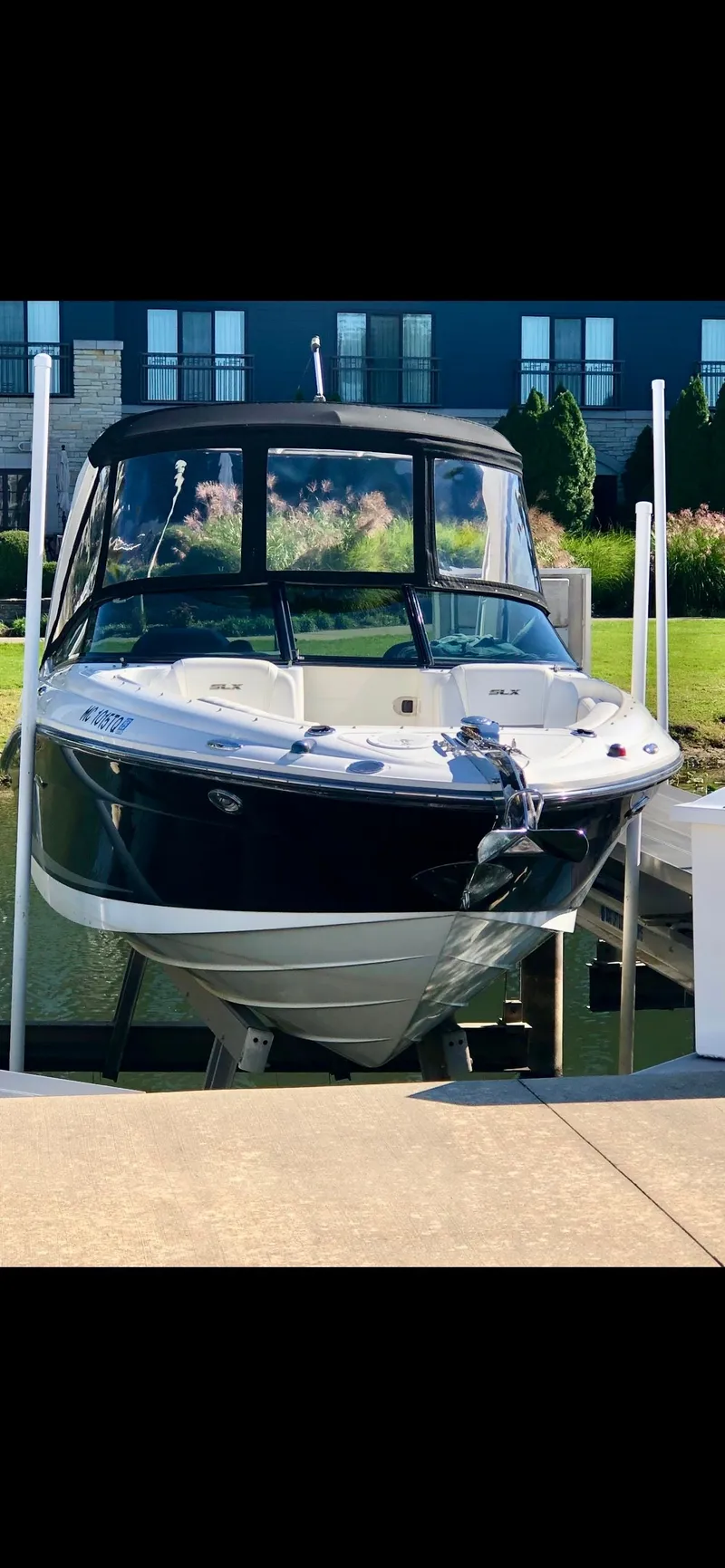 The Image of Sea Ray SLX 250 2009 - 0