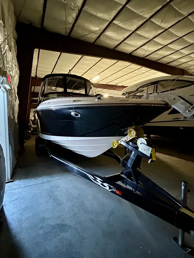 Slide: The Image of Sea Ray SLX 250 2009 - 16