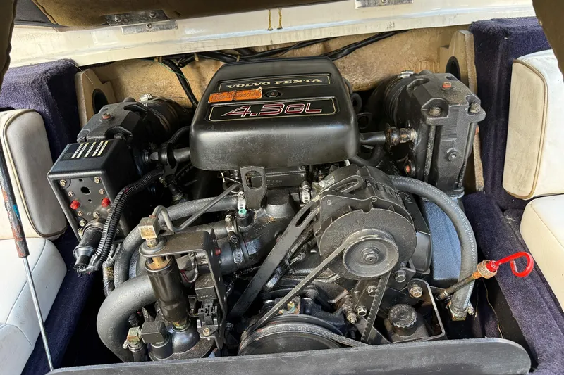Slide: The Image of Volvo Penta 4.3GL engine in a 1999 Regal 1900 LSR boat. - 11